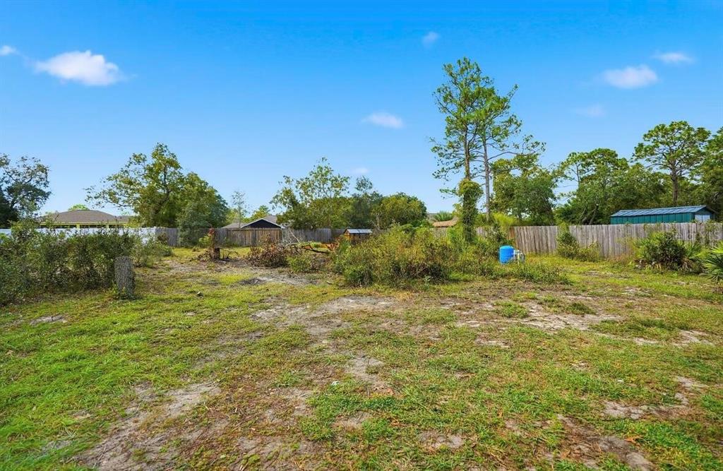 11077 Jenny Wren Road Weeki Wachee, FL 34614 - Photo 36 of 42 a view of a garden