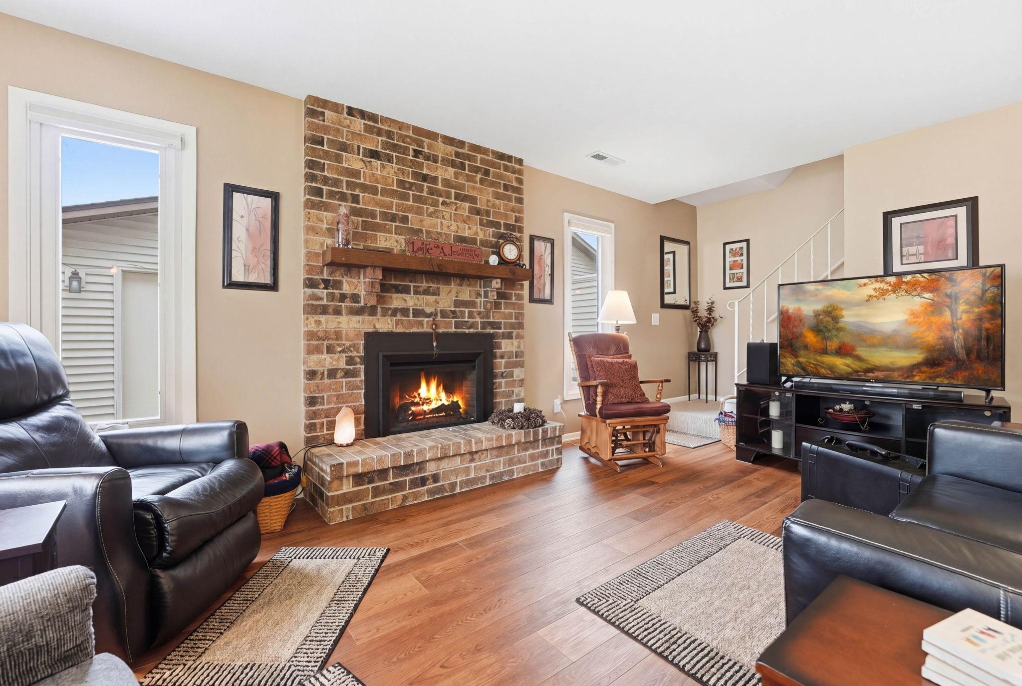 4702 Grenada Point Eagan, MN 55122 - Photo 3 of 34