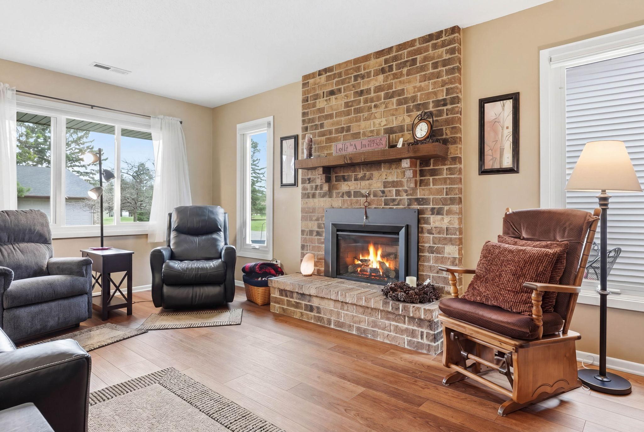 4702 Grenada Point Eagan, MN 55122 - Photo 4 of 34