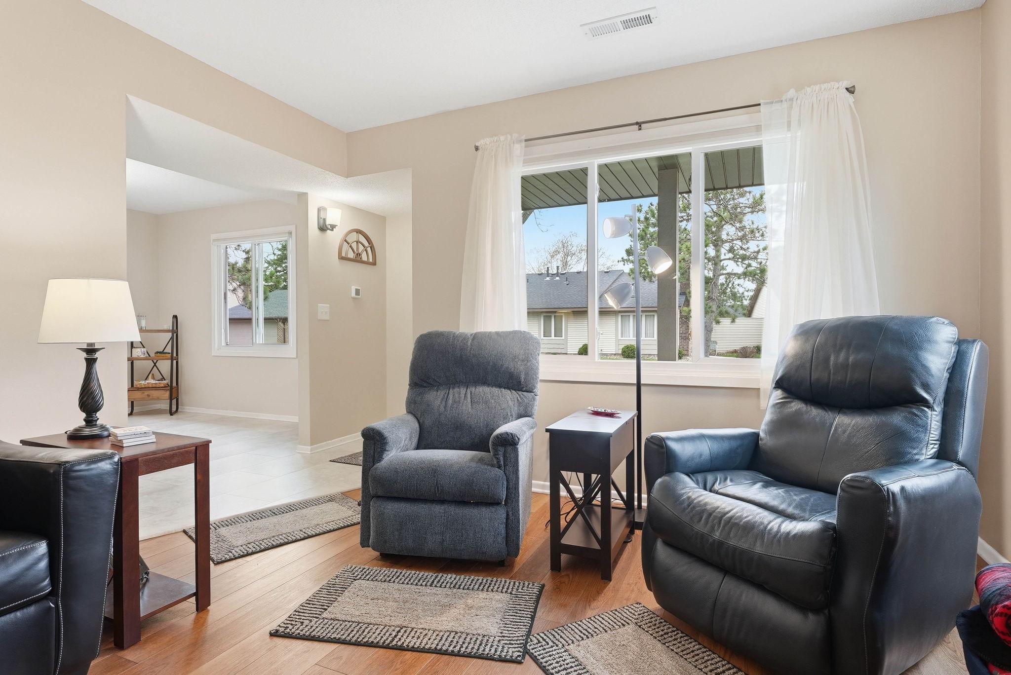 4702 Grenada Point Eagan, MN 55122 - Photo 7 of 34