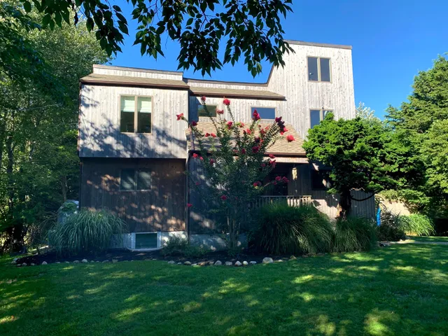 $2,300,000 | 180 South Fairview Avenue, Montauk, NY 11954