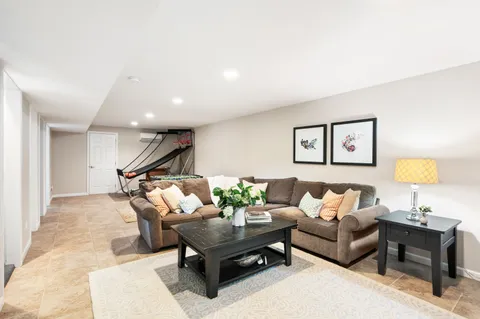 $2,300,000 | 180 South Fairview Avenue, Montauk, NY 11954