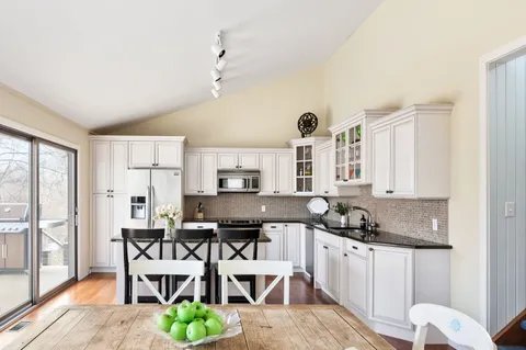 $2,300,000 | 180 South Fairview Avenue, Montauk, NY 11954