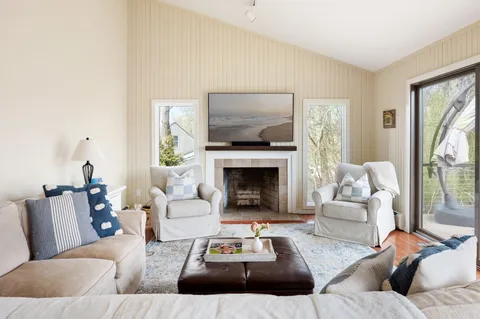 $2,300,000 | 180 South Fairview Avenue, Montauk, NY 11954