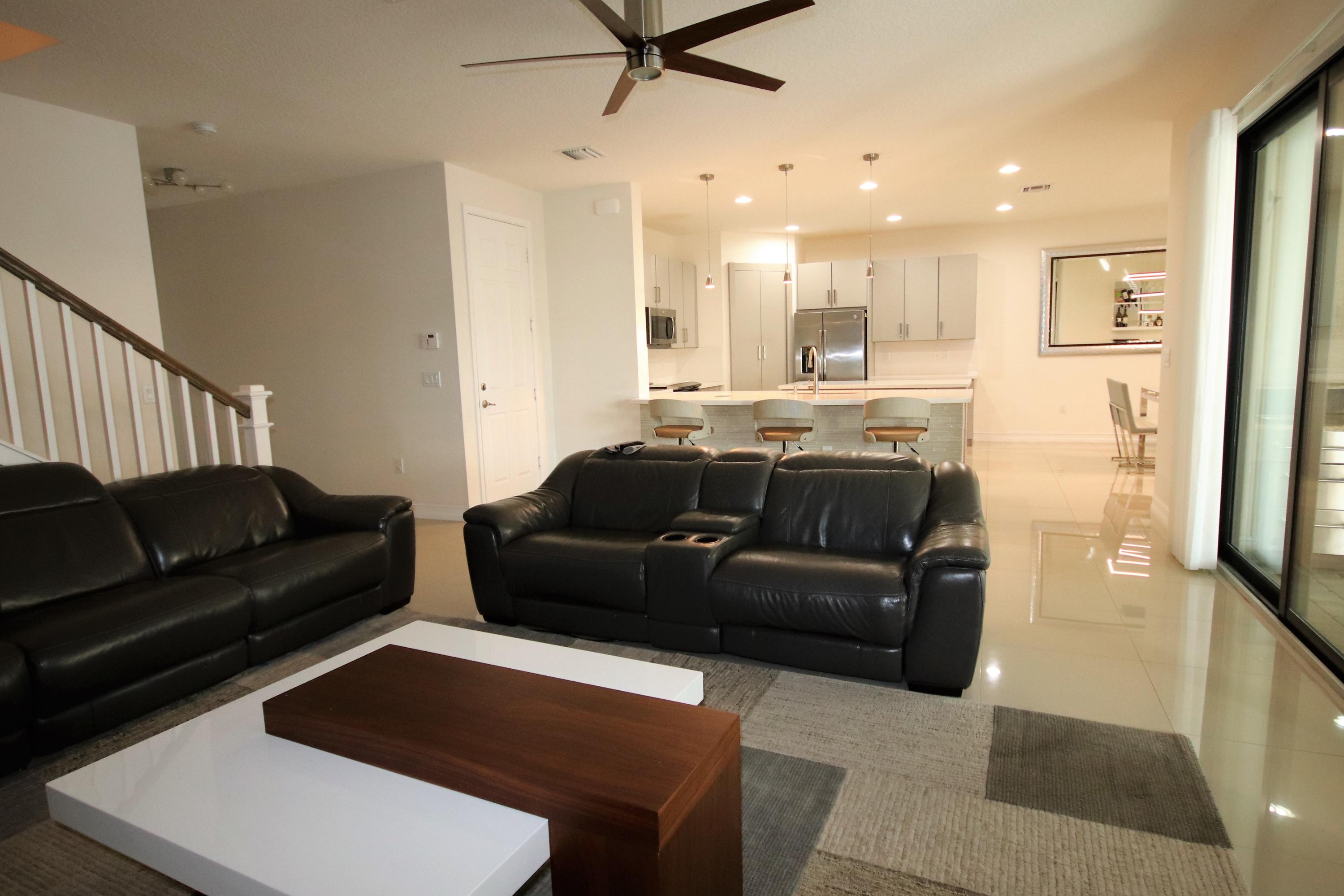 8120 Baltic Amber Road Delray Beach, FL 33446 - Photo 12 of 33 Living2