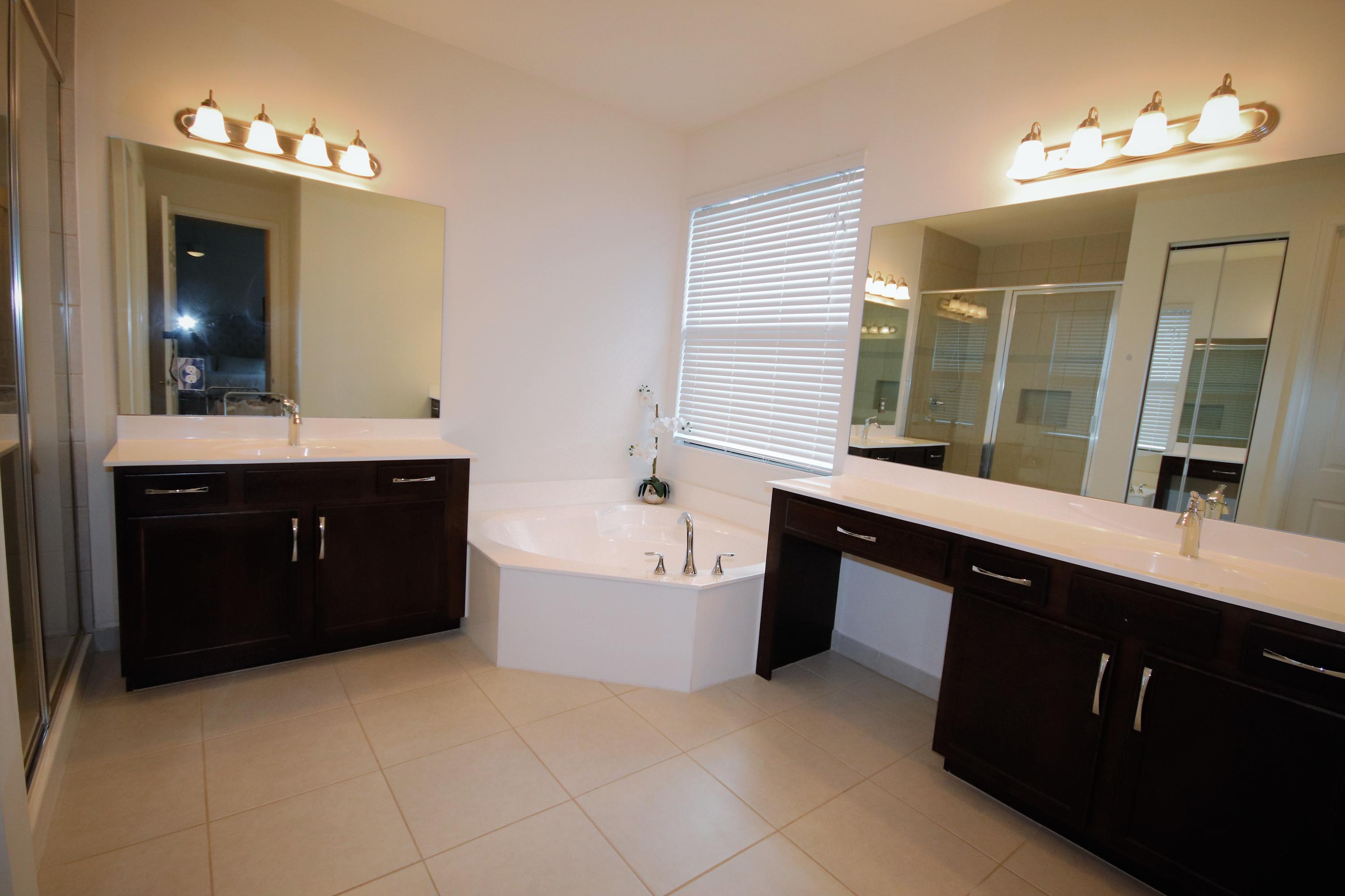 8120 Baltic Amber Road Delray Beach, FL 33446 - Photo 26 of 33 MasterBath