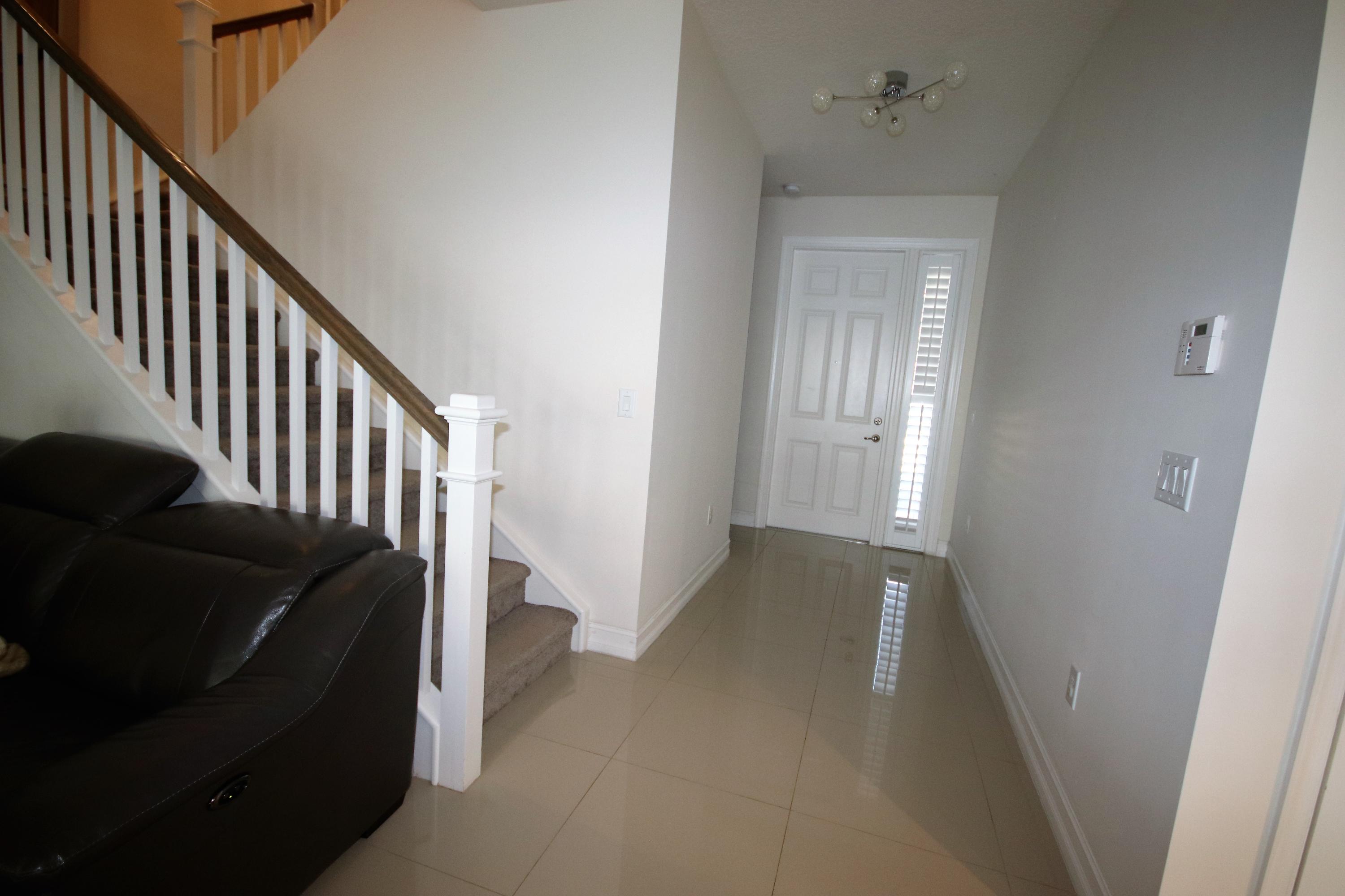 8120 Baltic Amber Road Delray Beach, FL 33446 - Photo 3 of 33 Entry