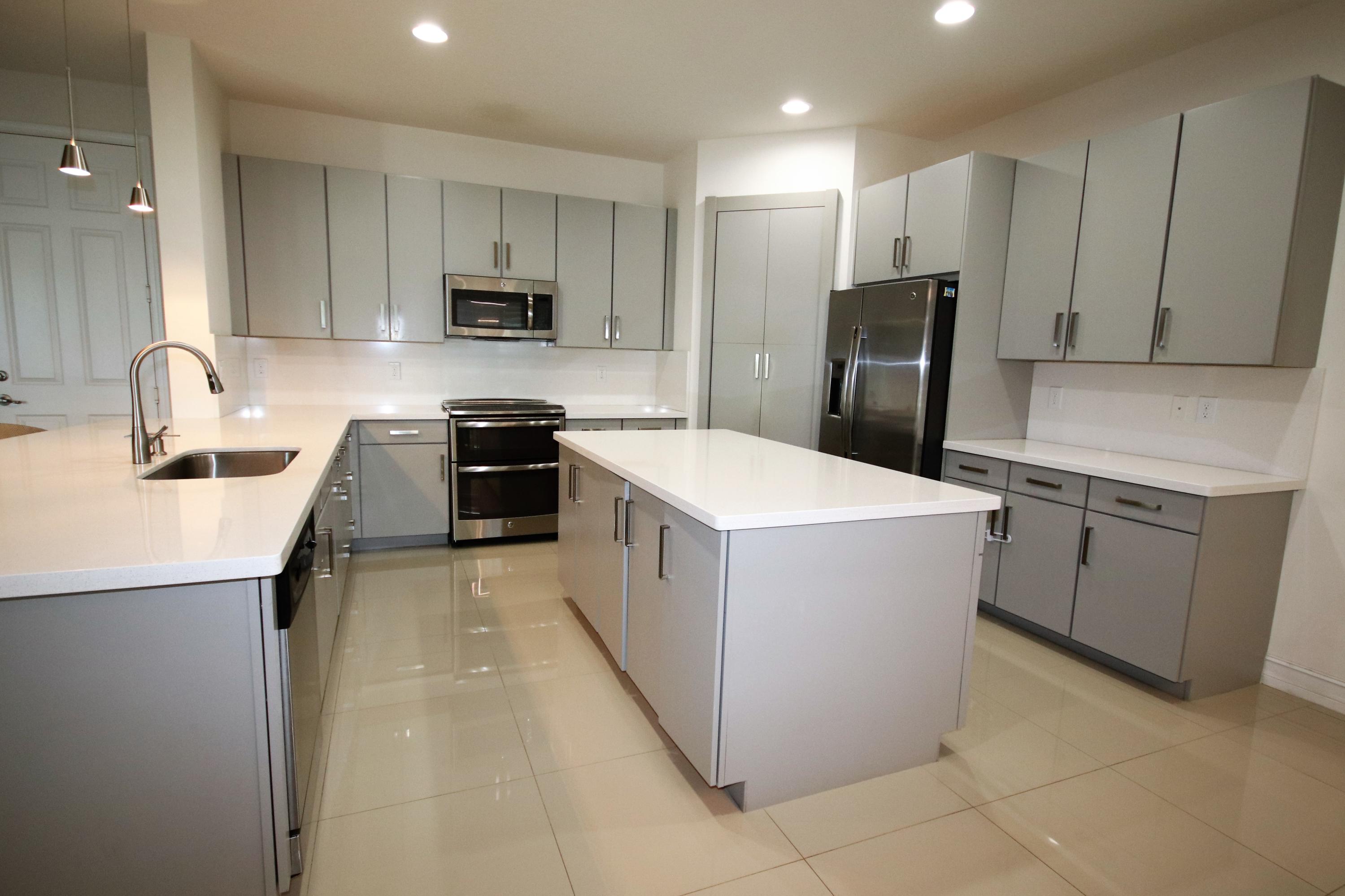 8120 Baltic Amber Road Delray Beach, FL 33446 - Photo 8 of 33 Kitchen1