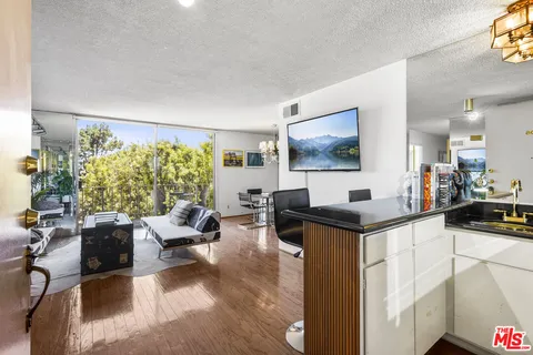 $649,000 | 100 South Doheny Drive, Unit 506, Los Angeles, CA 90048
