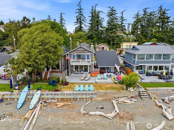 $1,950,000 | 868-872 East Juniper Pointe Lane, Camano Island, WA 98282