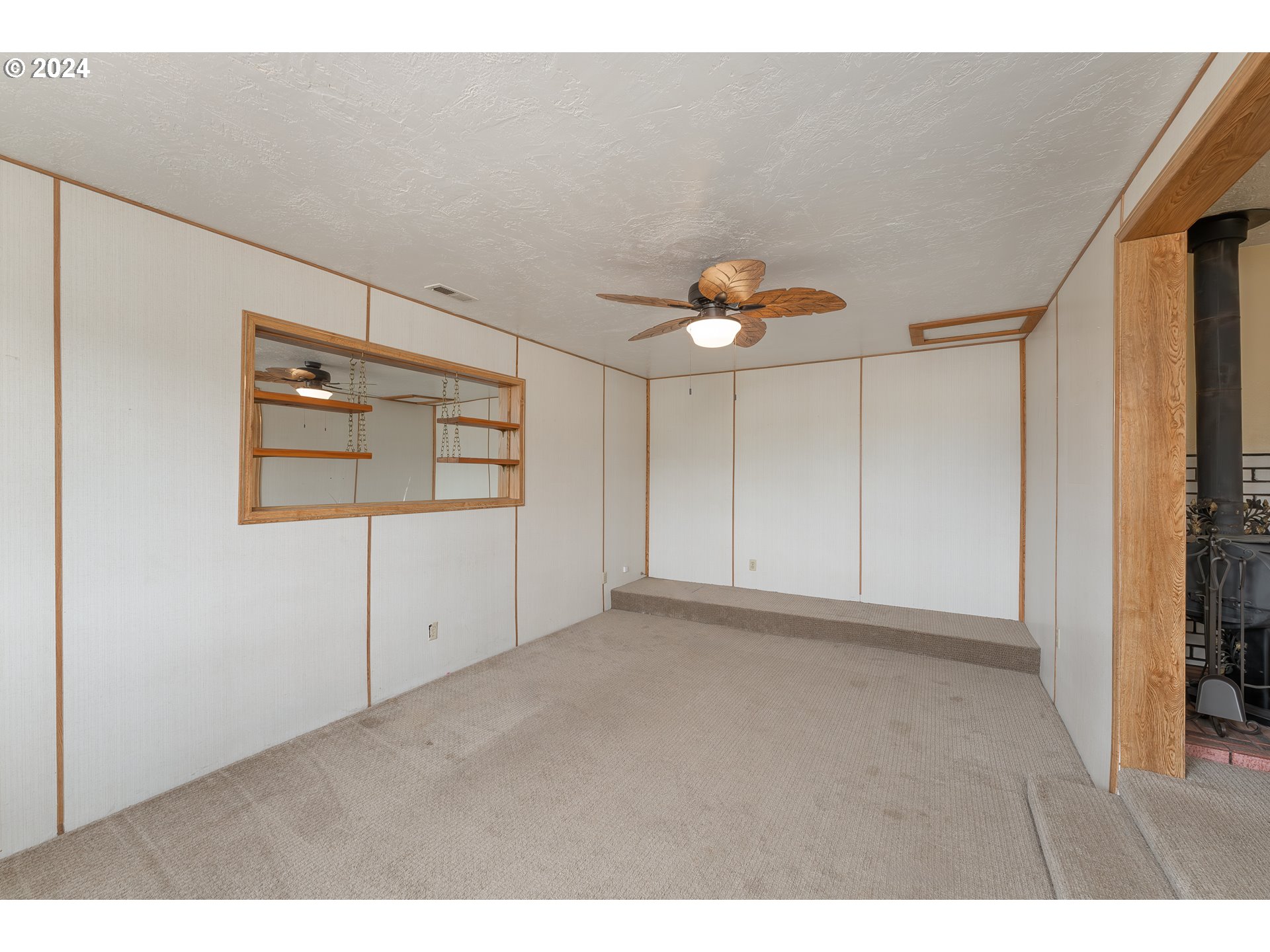 712 4th Avenue Riddle, OR 97469 - Photo 9 of 34 a view of an empty room