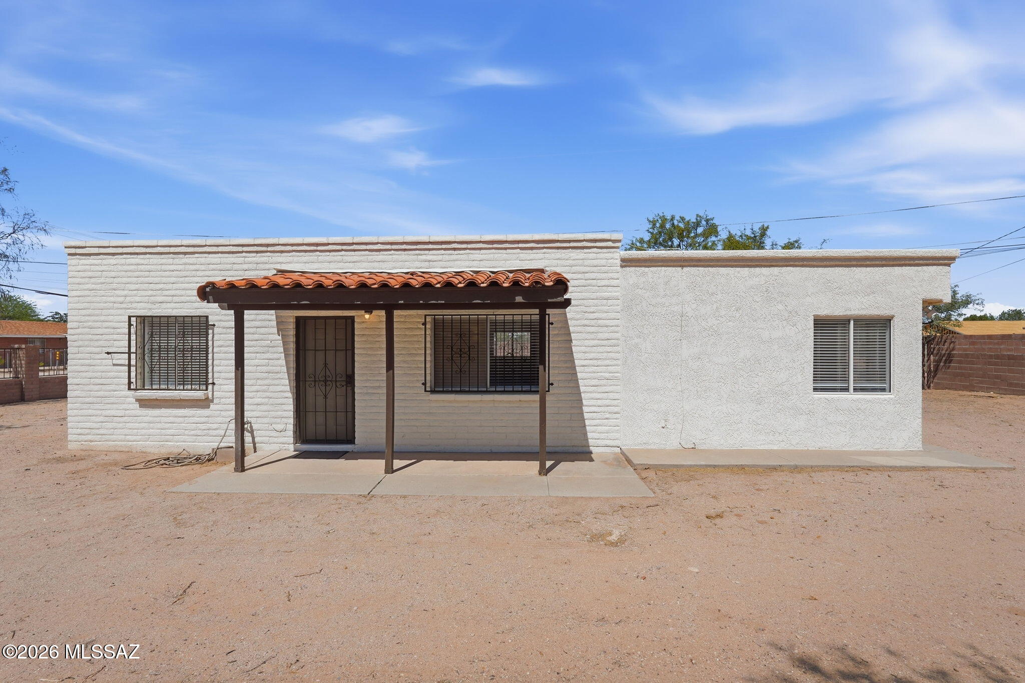 136 West Elvira Road Tucson, AZ 85756 - Photo 6 of 27 a view of a house with wooden floor