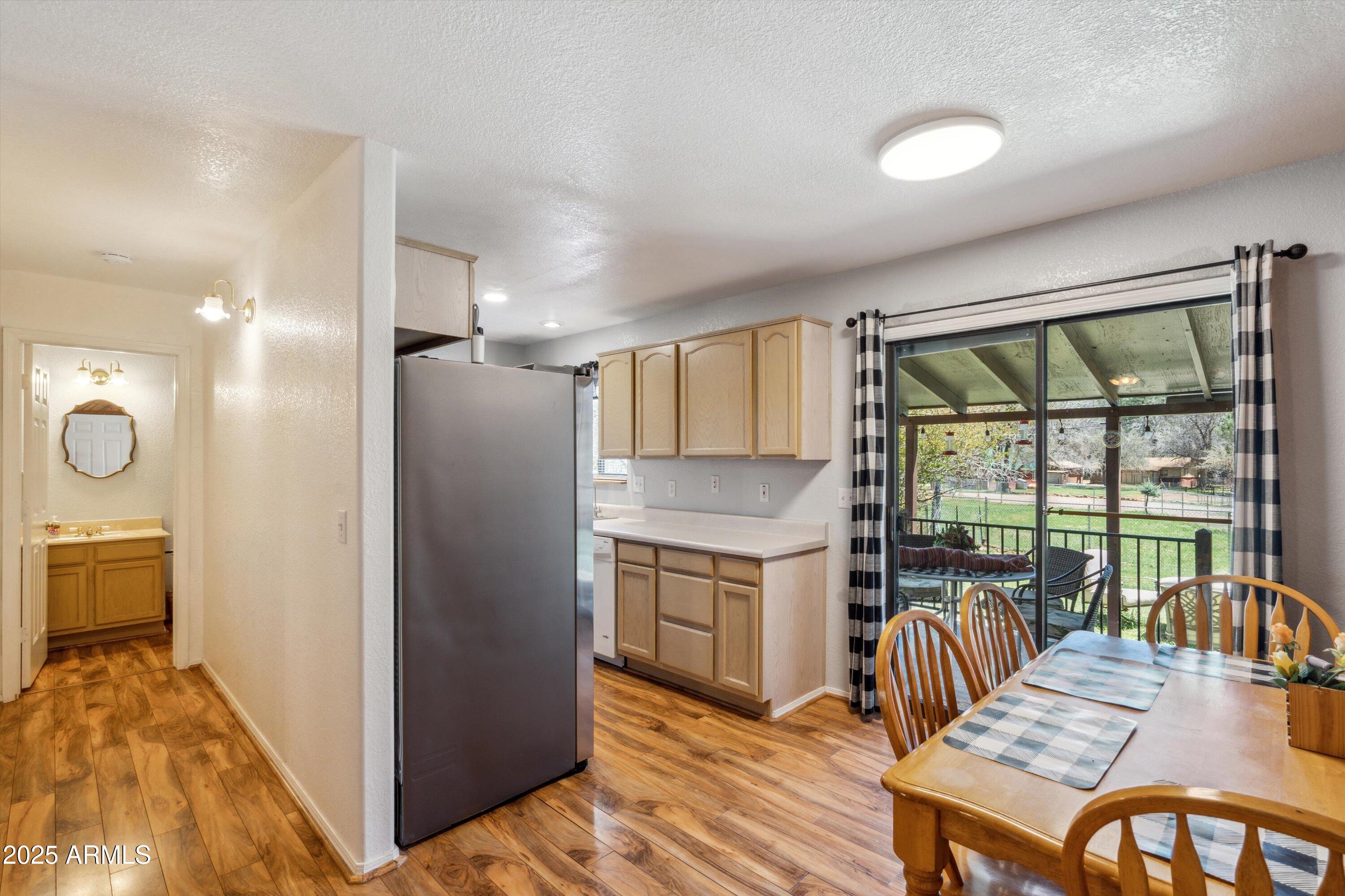9055 Juniper Road Strawberry, AZ 85544 - Photo 7 of 42 09-Dining Area