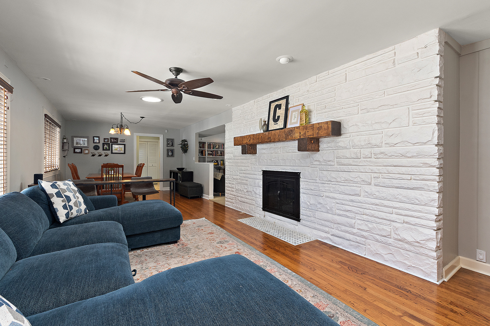 115 Center Road Frankfort, IL 60423 - Photo 5 of 36