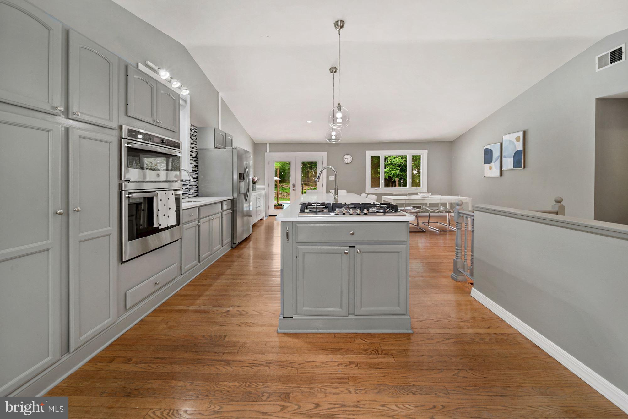 1913 Queensguard Road Silver Spring, MD 20906 - Photo 8 of 37