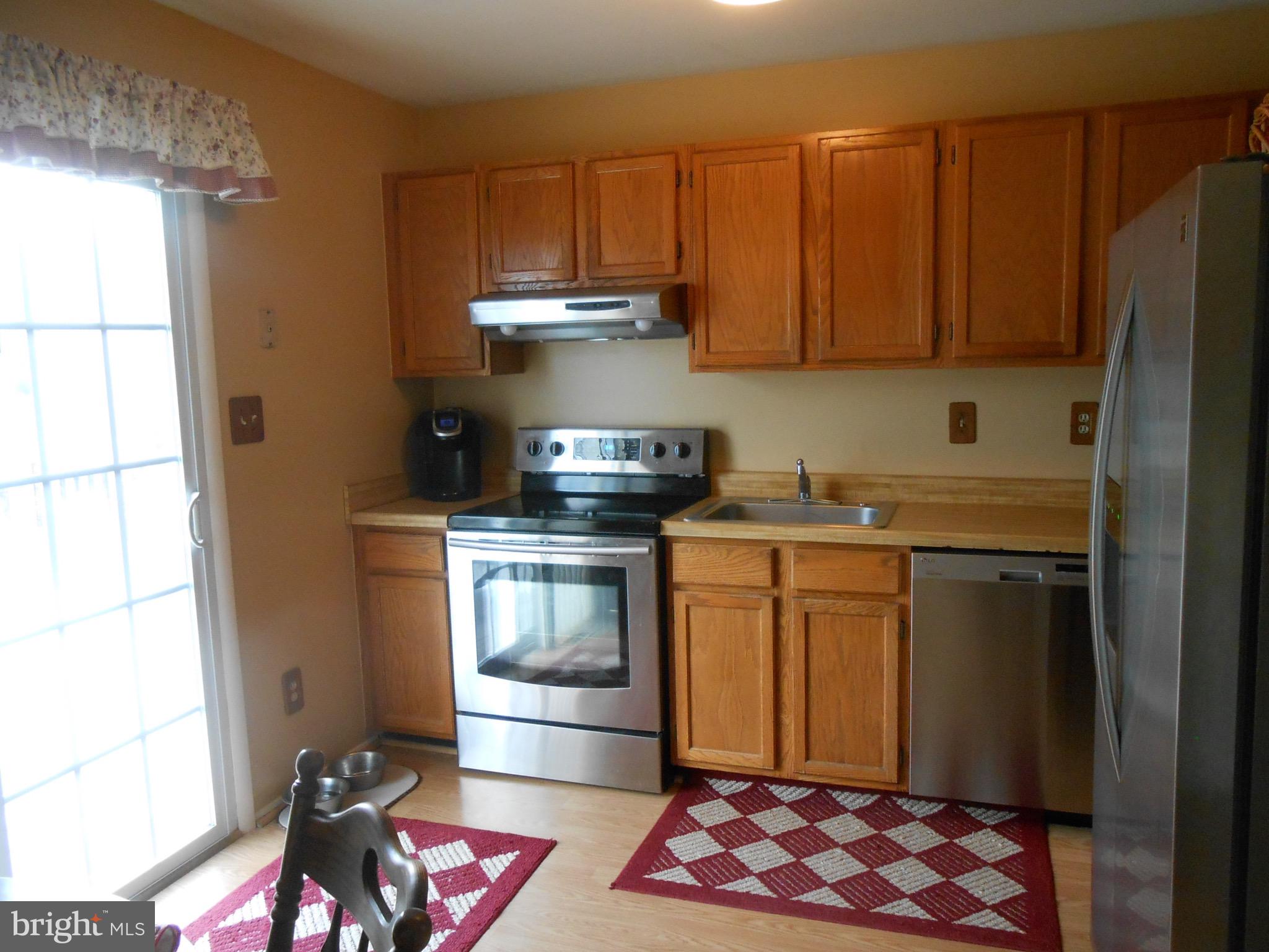 7121 Oliver Beach Road Baltimore, MD 21220 - Photo 11 of 25 EAT-IN KITCHEN