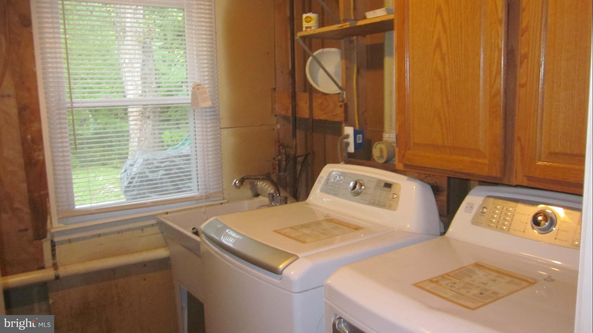 13227 Delaney Road Woodbridge, VA 22193 - Photo 22 of 30 Washer and Dryer