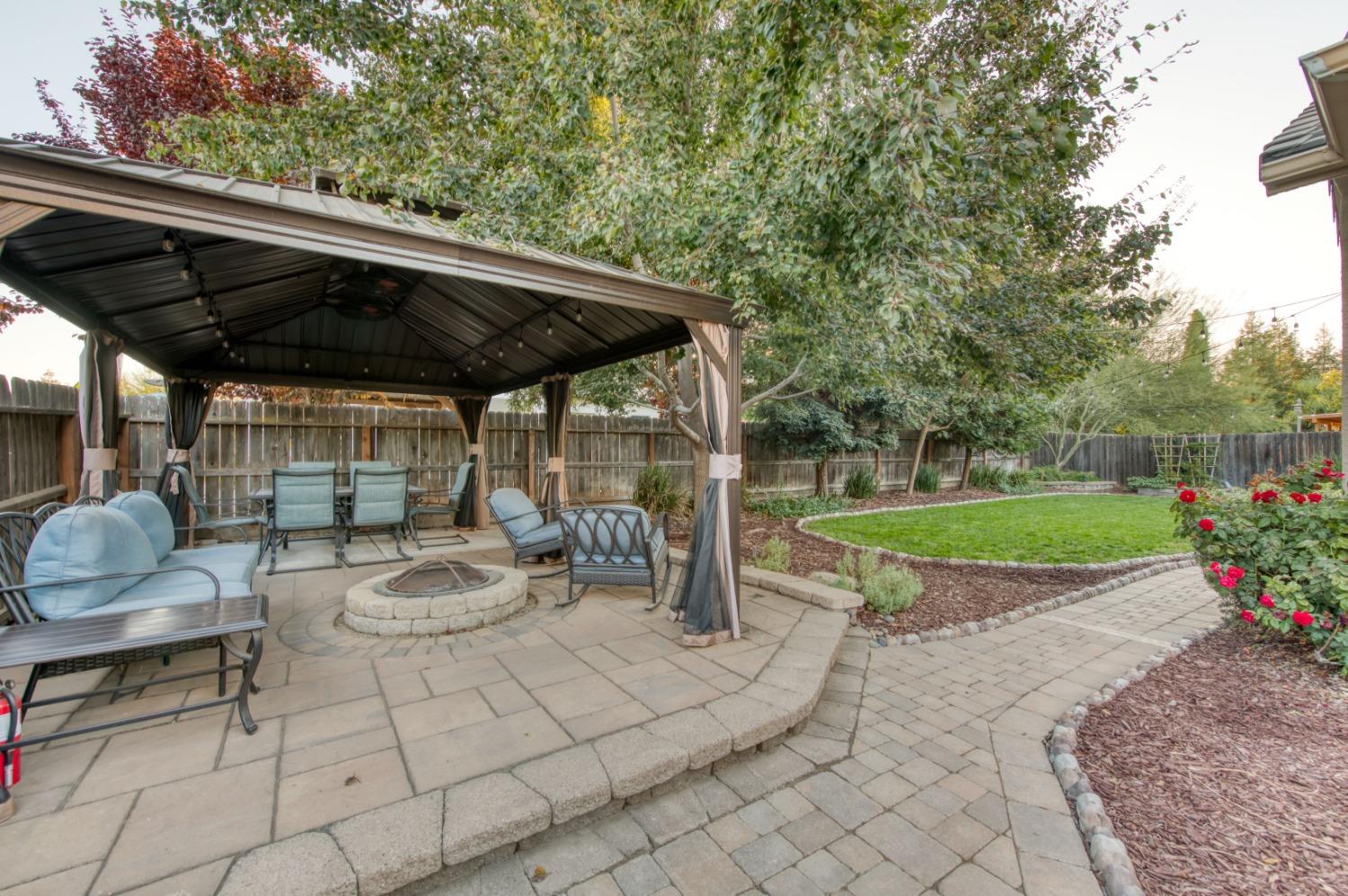3334 Bellaire Avenue Clovis, CA 93619 - Photo 51 of 54 a view of outdoor space yard and patio