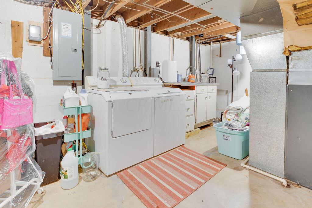 4065 Harlem Road Galena, OH 43021 - Photo 40 of 64 Laundry Room