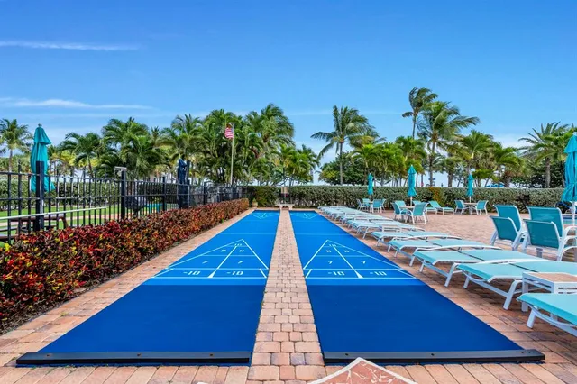 a view of a park and entertaining space