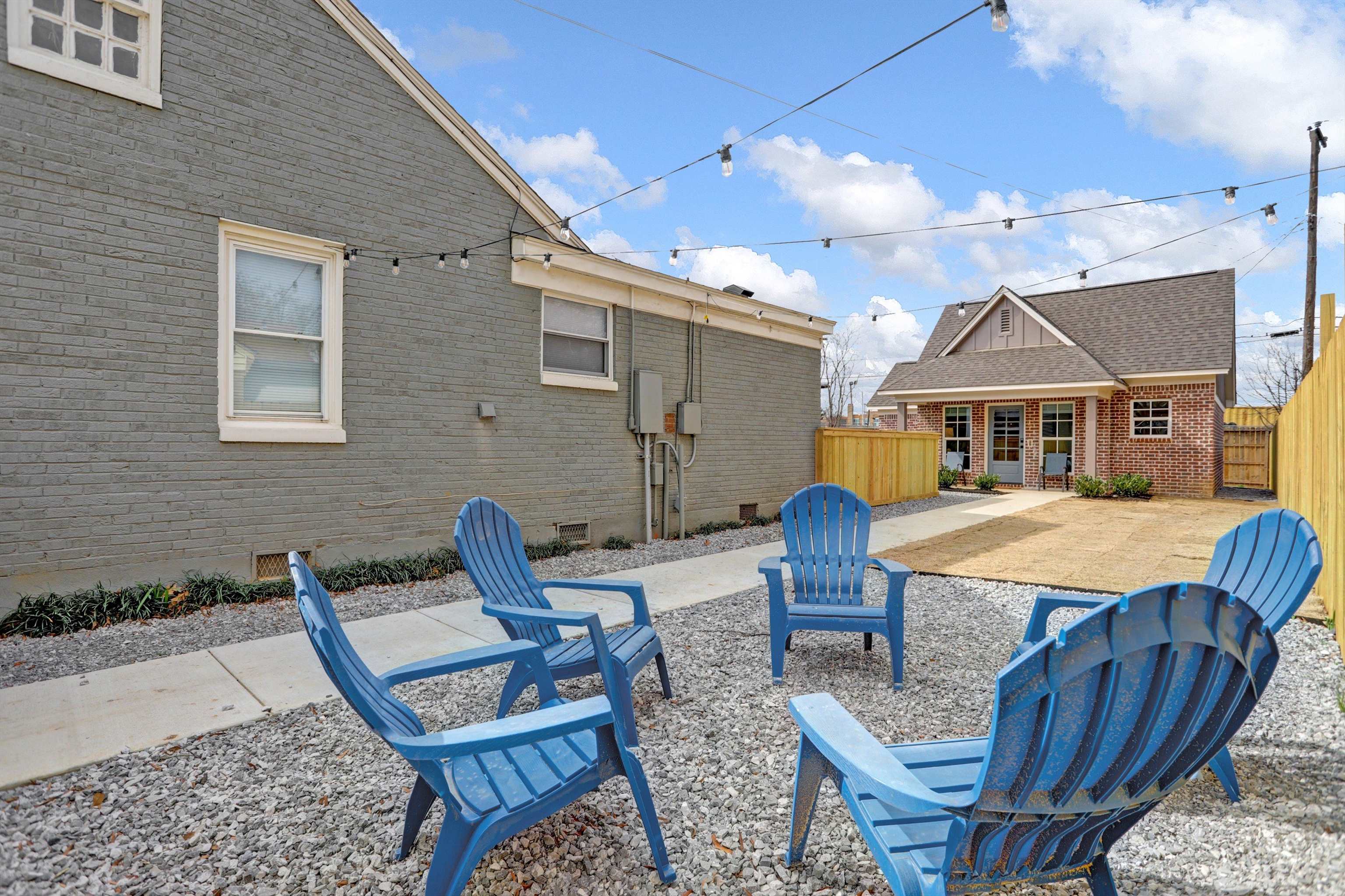 245 West Edwin Circle Memphis, TN 38104 - Photo 28 of 39 a view of a patio with furniture