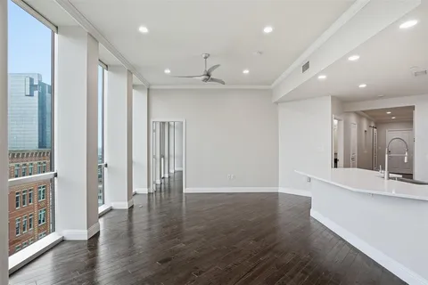 $595,000 | 500 Throckmorton Street, Unit 1605, Fort Worth, TX 76102