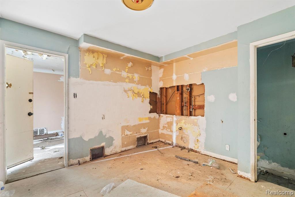 19932 Moross Road Detroit, MI 48224 - Photo 6 of 12