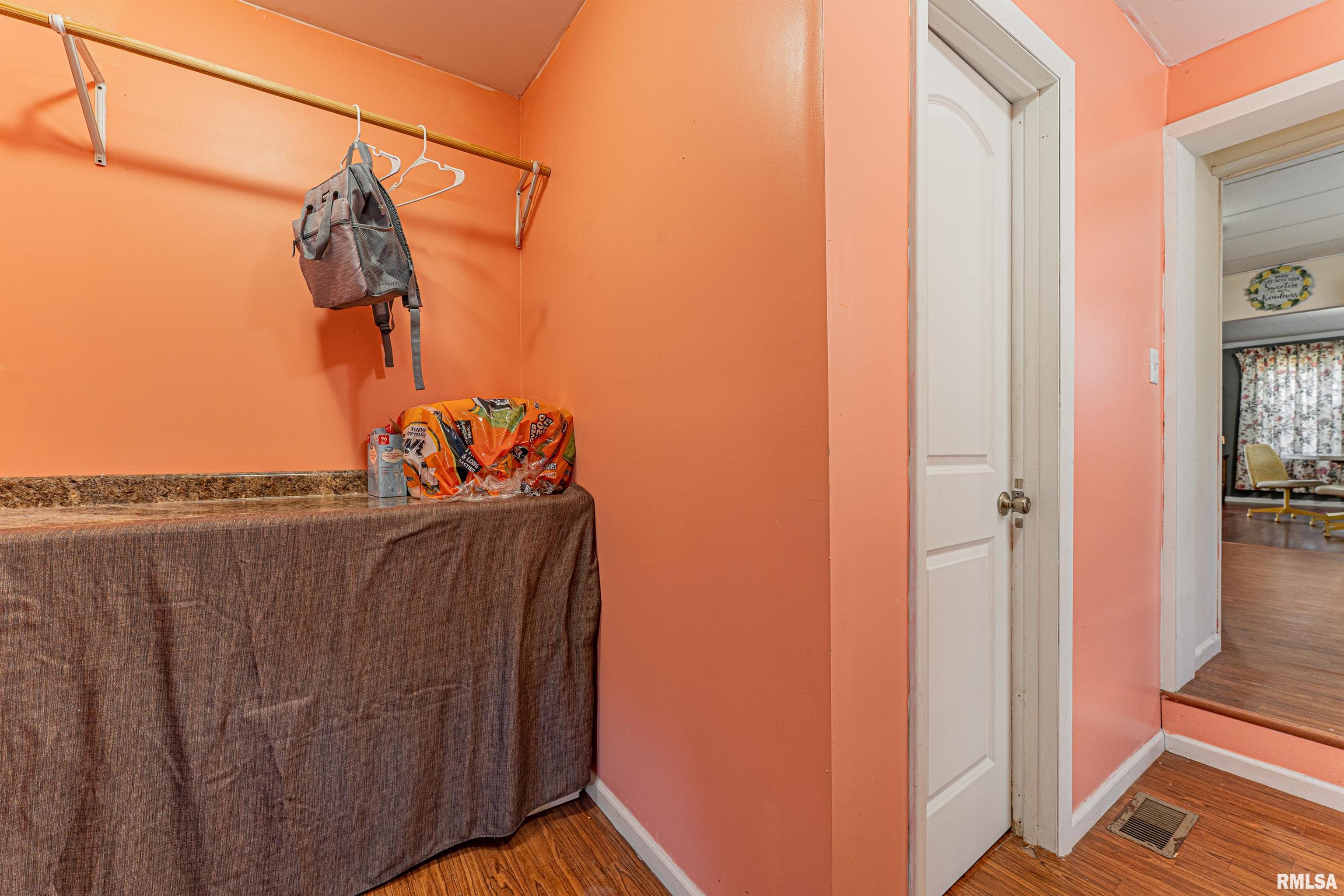 207 North Lafayette Street Mount Pulaski, IL 62548 - Photo 13 of 25