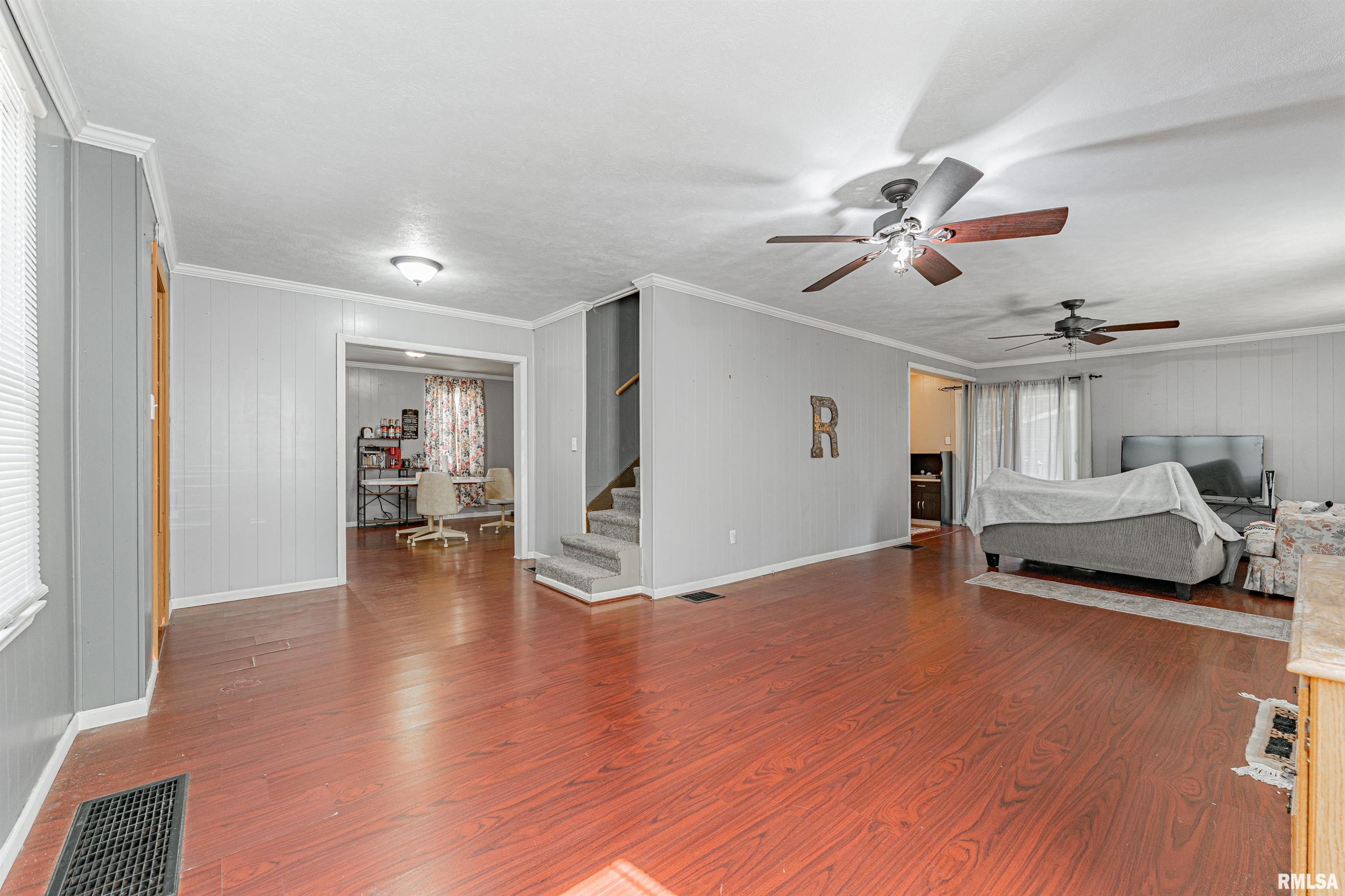 207 North Lafayette Street Mount Pulaski, IL 62548 - Photo 6 of 25