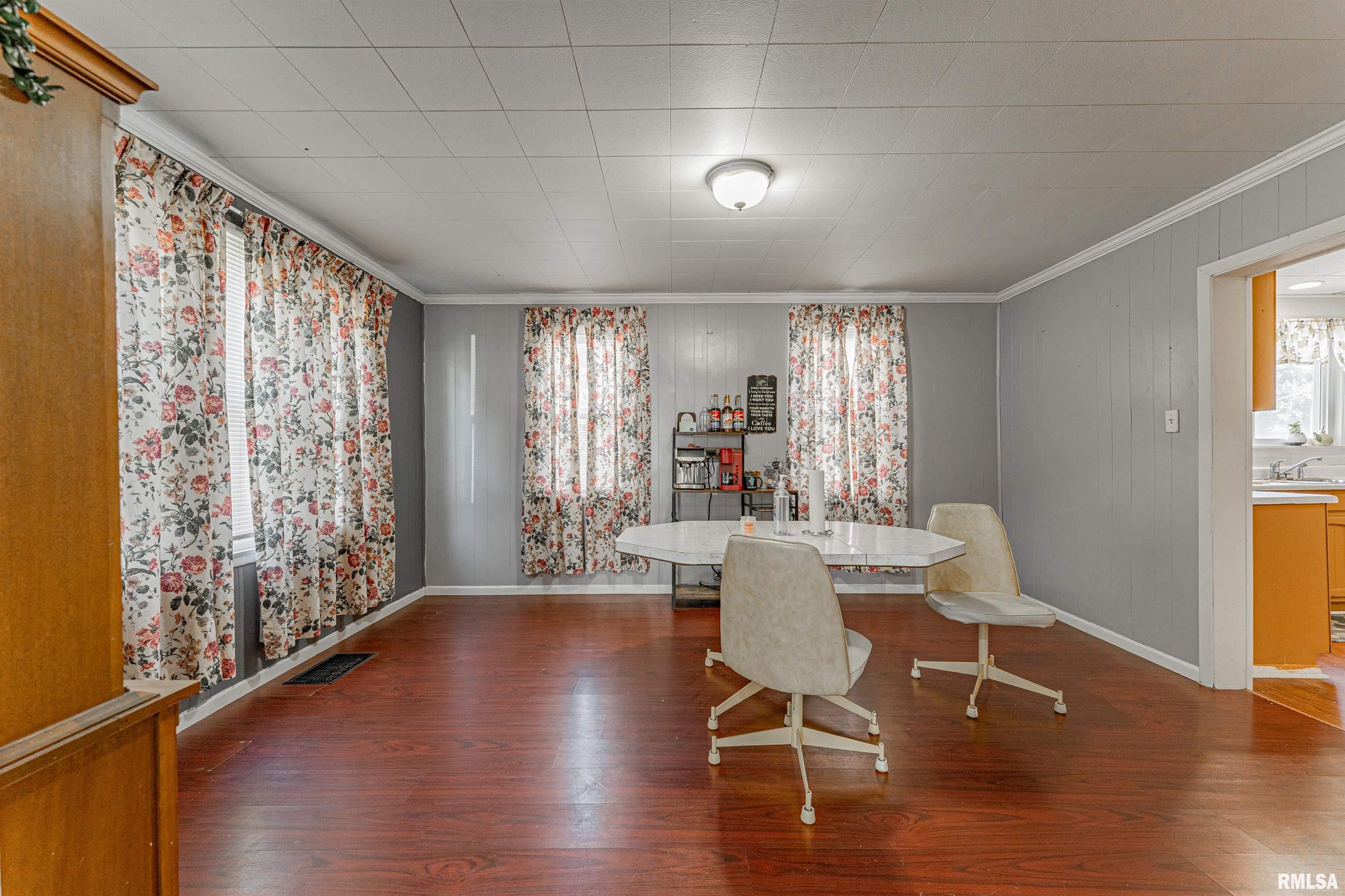 207 North Lafayette Street Mount Pulaski, IL 62548 - Photo 7 of 25