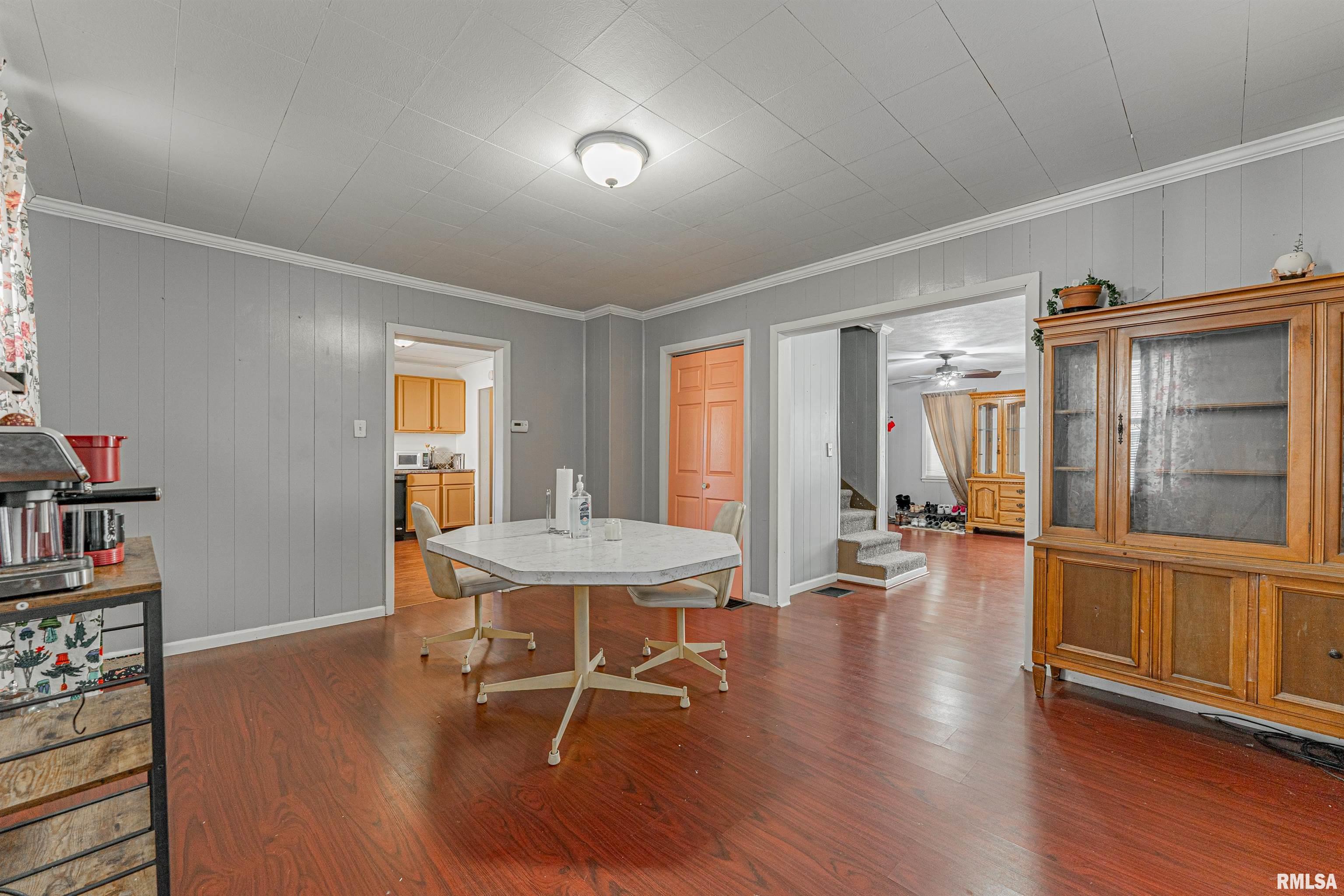 207 North Lafayette Street Mount Pulaski, IL 62548 - Photo 8 of 25