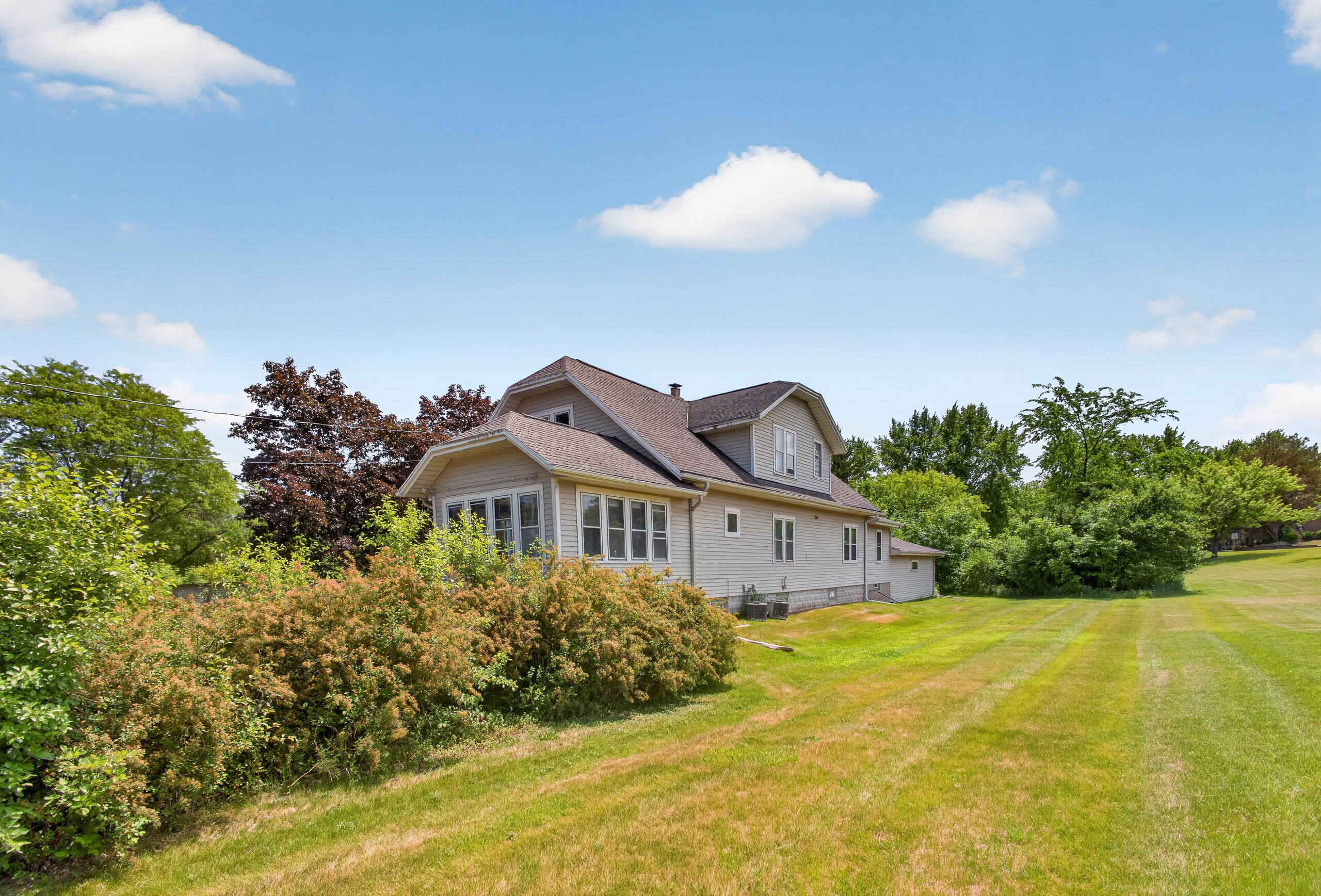 2029 West Donges Bay Road, Unit 2031 Mequon, WI 53092 - Photo 61 of 68 Yard