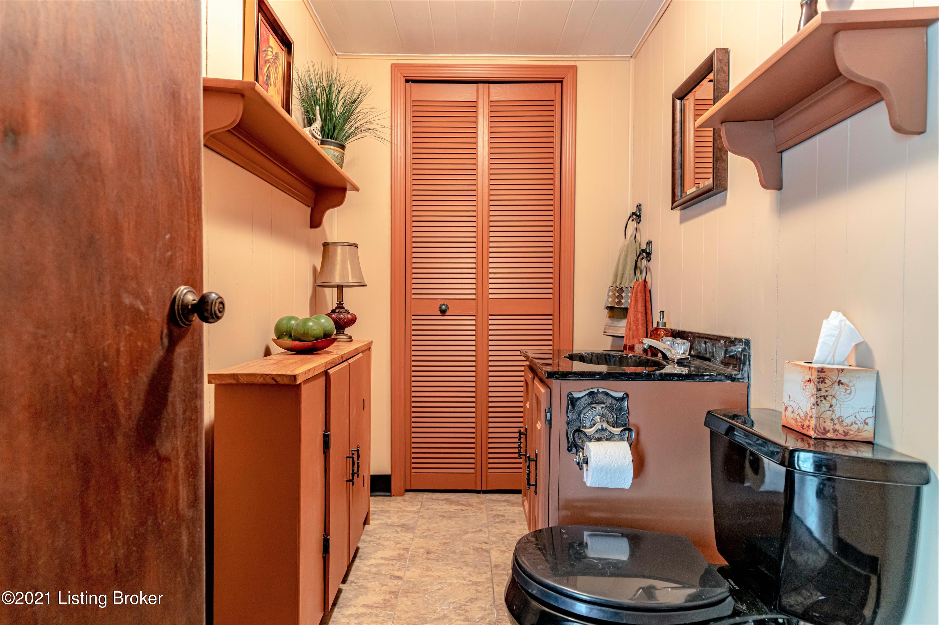 338 Logan Road Bagdad, KY 40003 - Photo 29 of 46 Basement Bath