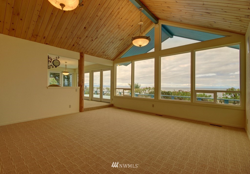 1807 West Beach Road Oak Harbor, WA 98277 - Photo 12 of 25 Gallery Image 12