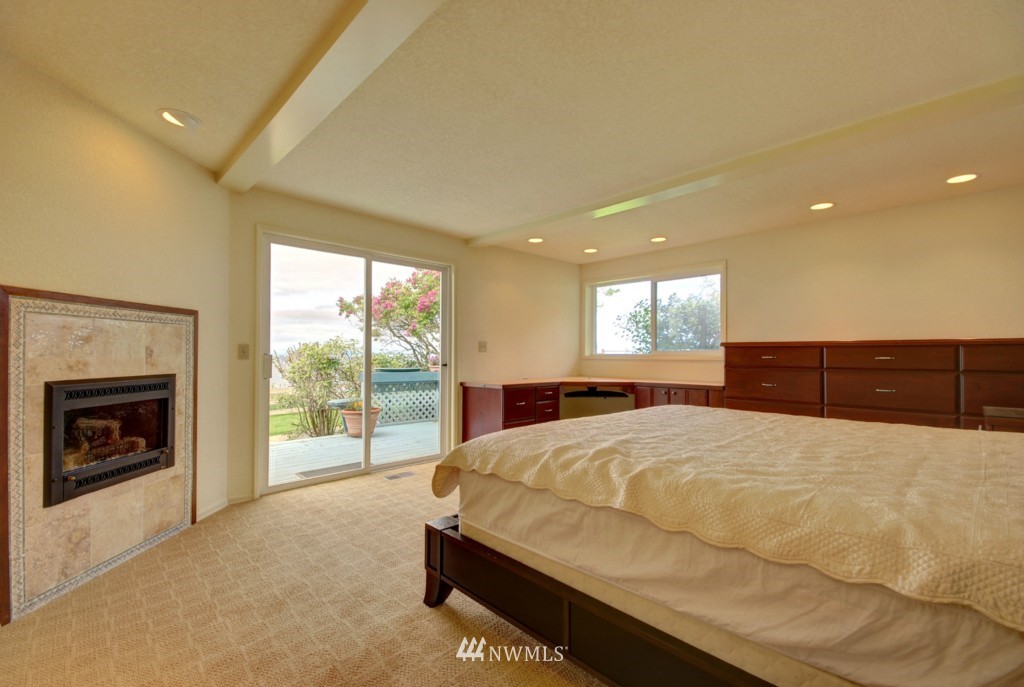 1807 West Beach Road Oak Harbor, WA 98277 - Photo 15 of 25 Gallery Image 15