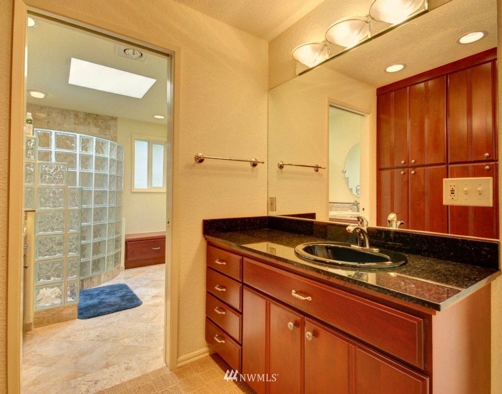 1807 West Beach Road Oak Harbor, WA 98277 - Photo 16 of 25 Gallery Image 16