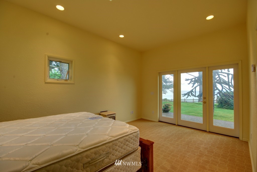 1807 West Beach Road Oak Harbor, WA 98277 - Photo 19 of 25 Gallery Image 19