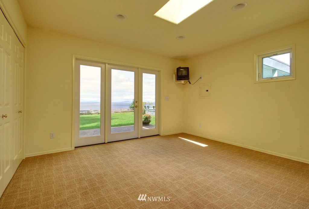 1807 West Beach Road Oak Harbor, WA 98277 - Photo 20 of 25 Gallery Image 20