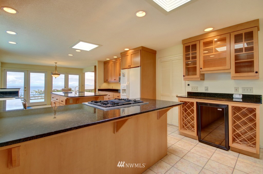 1807 West Beach Road Oak Harbor, WA 98277 - Photo 8 of 25 Gallery Image 8