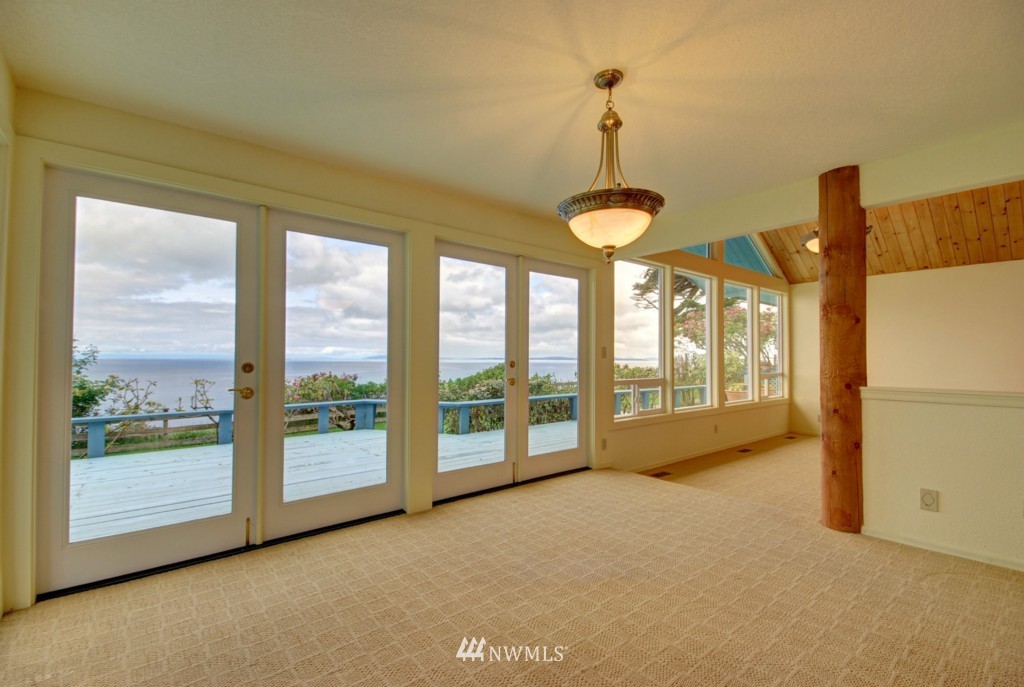1807 West Beach Road Oak Harbor, WA 98277 - Photo 9 of 25 Gallery Image 9