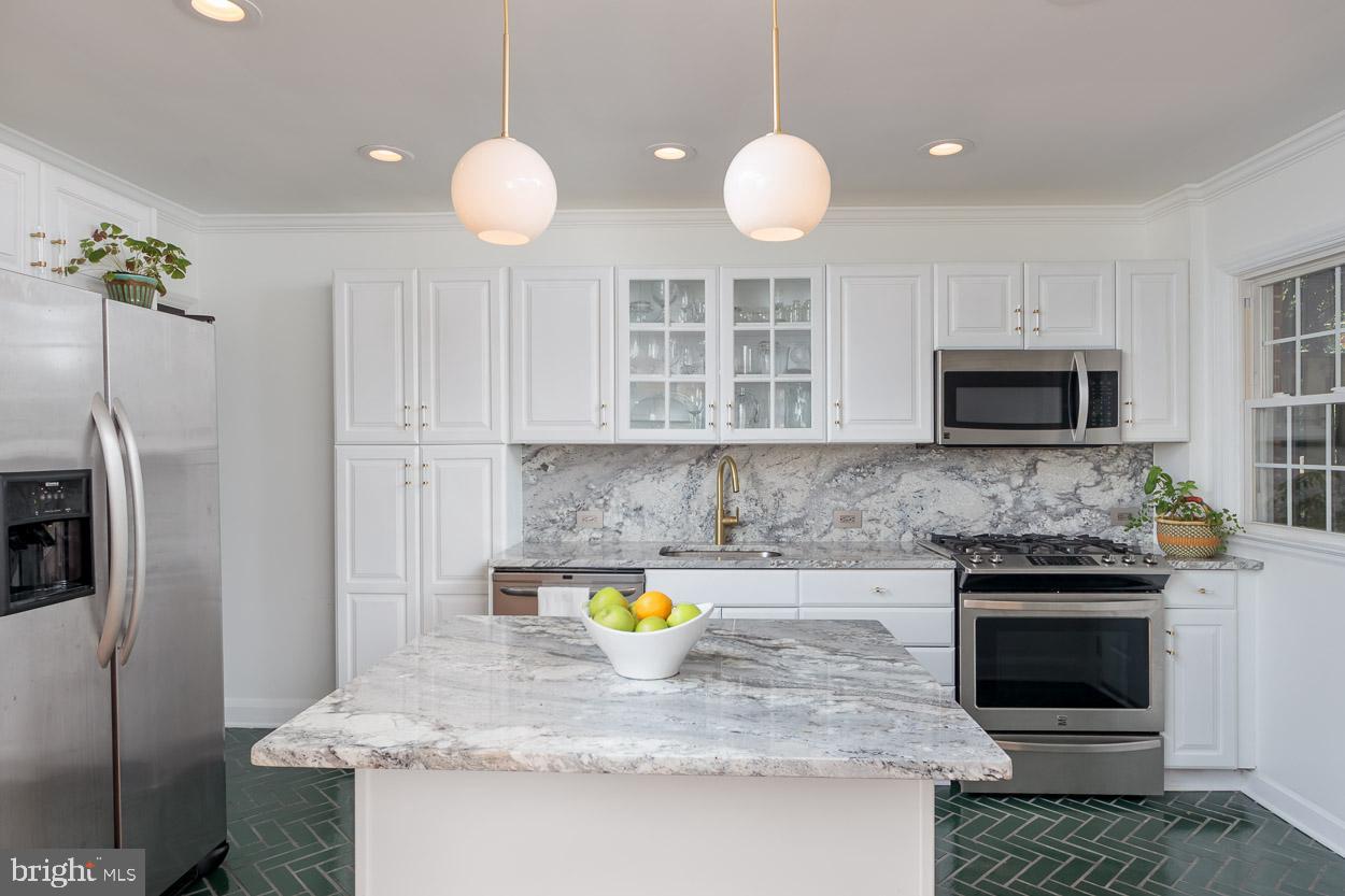 157 Dumbarton Road Baltimore, MD 21212 - Photo 2 of 40