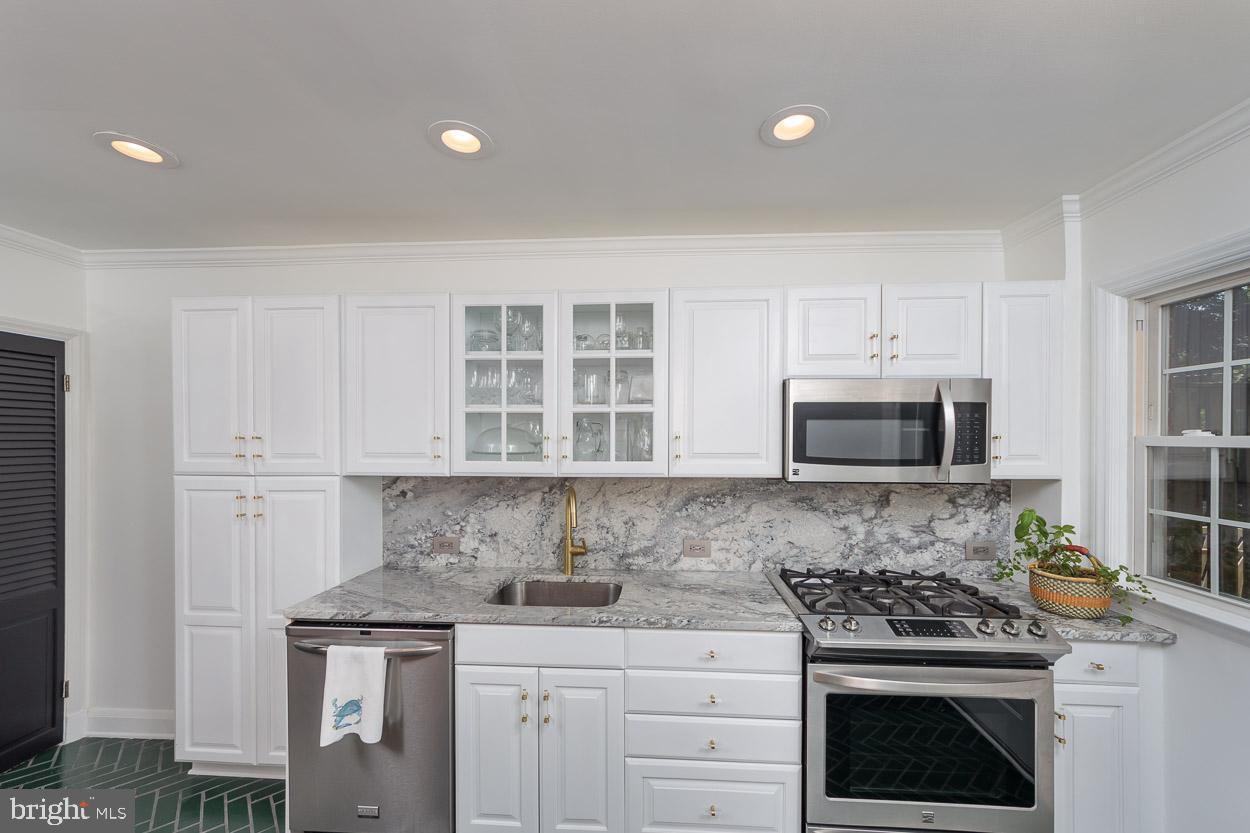 157 Dumbarton Road Baltimore, MD 21212 - Photo 3 of 40