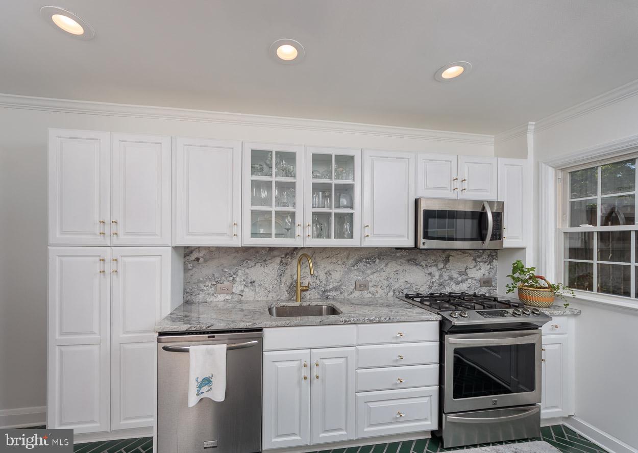 157 Dumbarton Road Baltimore, MD 21212 - Photo 4 of 40