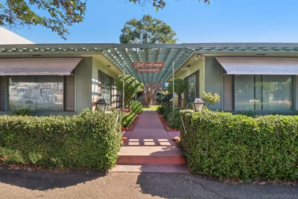 $6,100,000 | 8870-78 La Mesa Boulevard, La Mesa, CA 91942