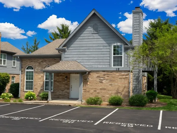 $250,000 | 19 Foxcroft Road, Unit 103, Naperville, IL 60565