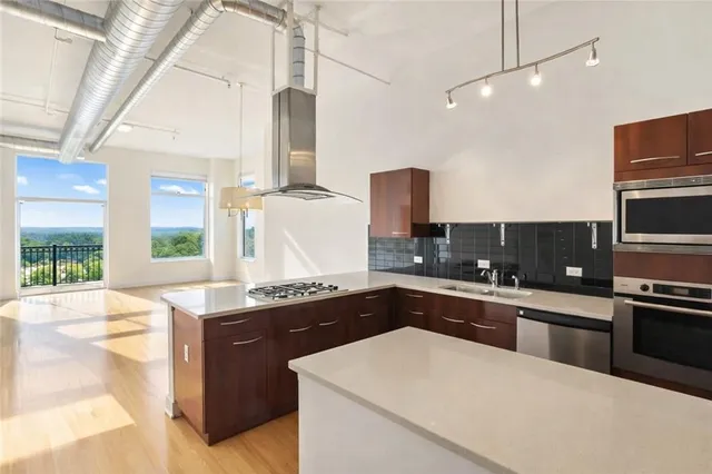 $2,500 | 3820 Roswell Road Northeast, Unit 610, Atlanta, GA 30342