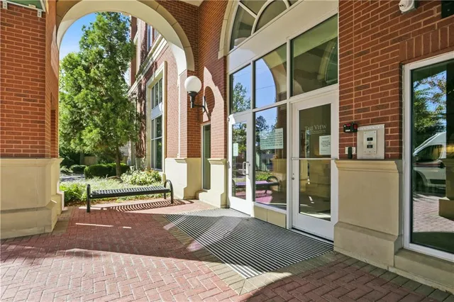 $2,500 | 3820 Roswell Road Northeast, Unit 610, Atlanta, GA 30342