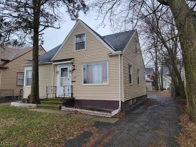 13278 Cedar Road Cleveland, OH 44118 - Photo 3 of 4 Gallery Image 3