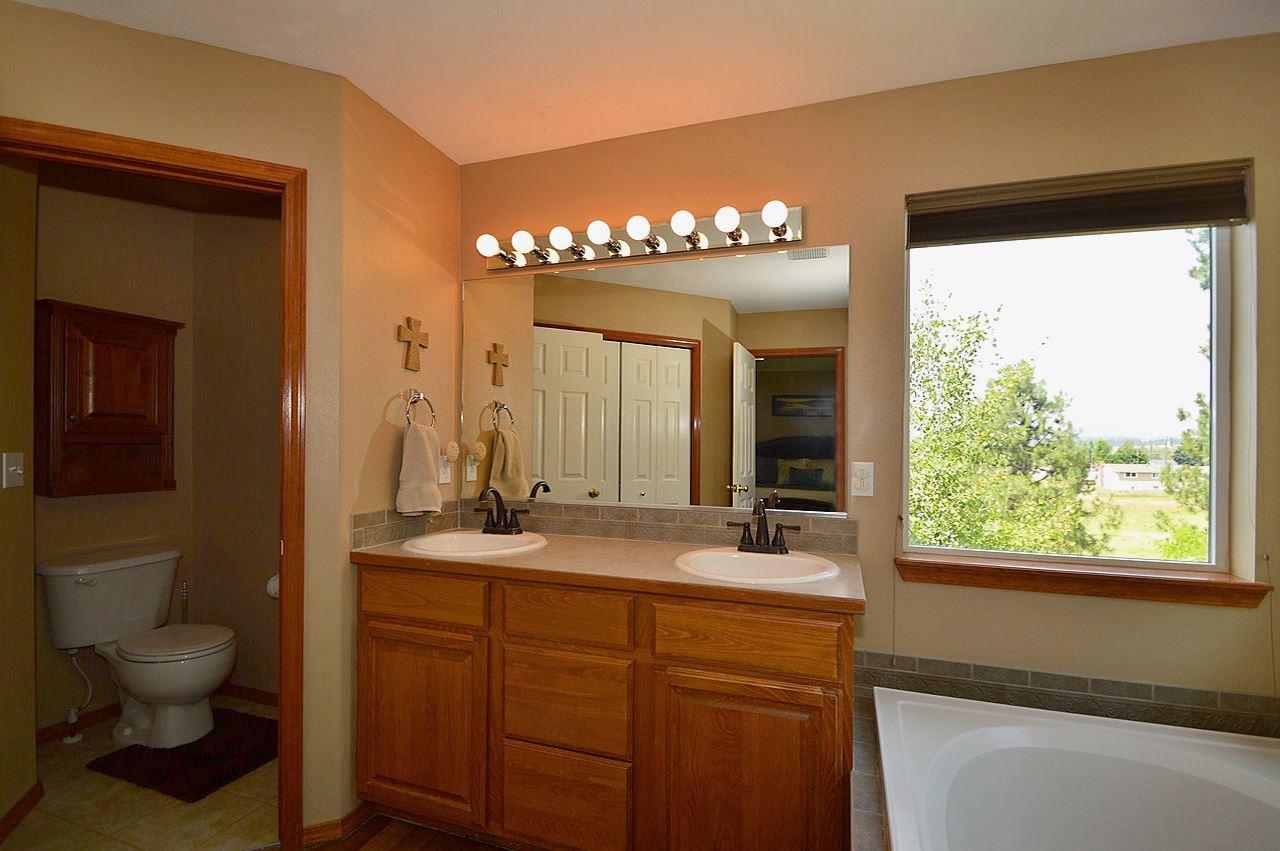 711 East Westcrest Road Colbert, WA 99005 - Photo 13 of 20