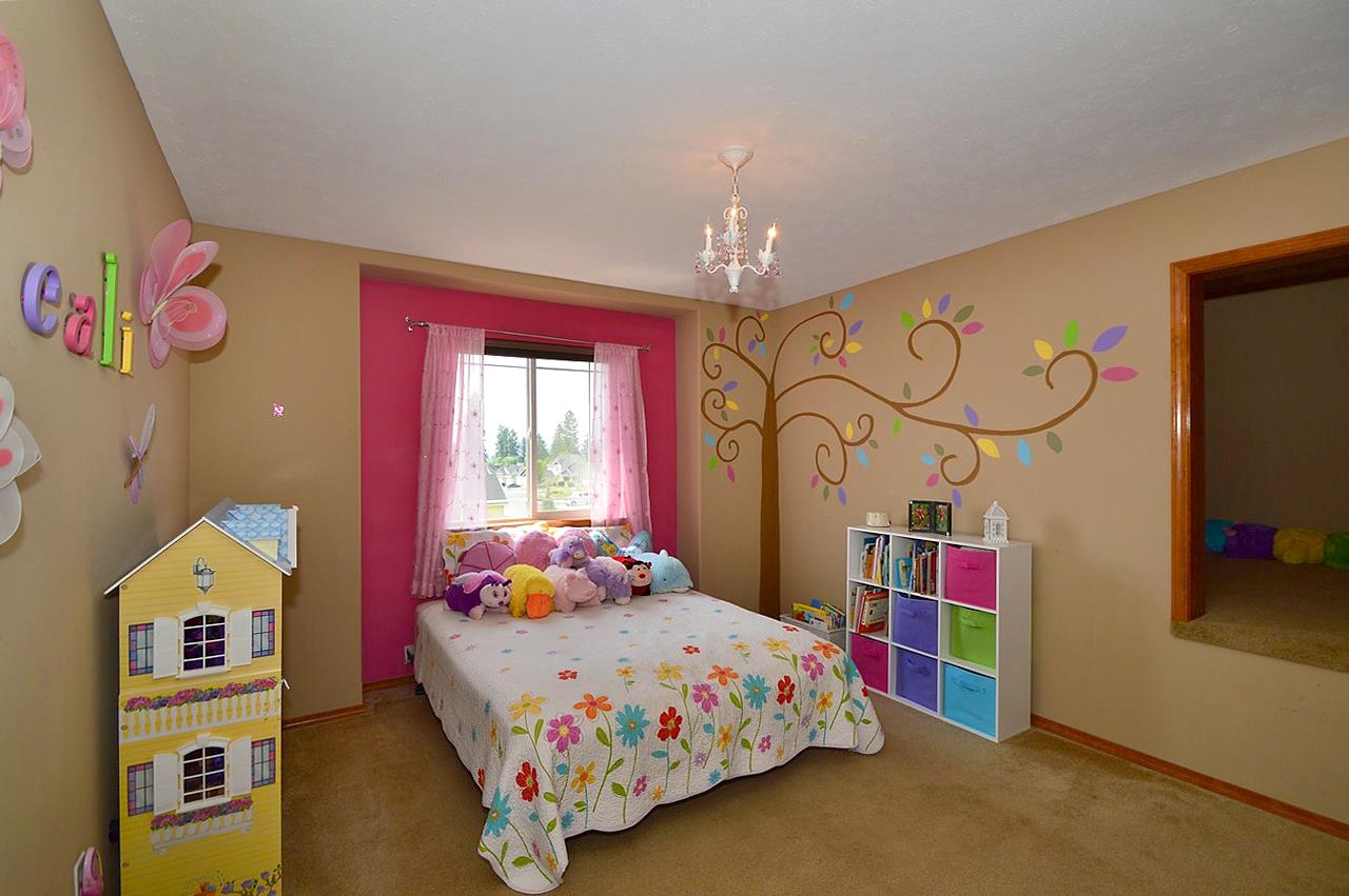 711 East Westcrest Road Colbert, WA 99005 - Photo 14 of 20
